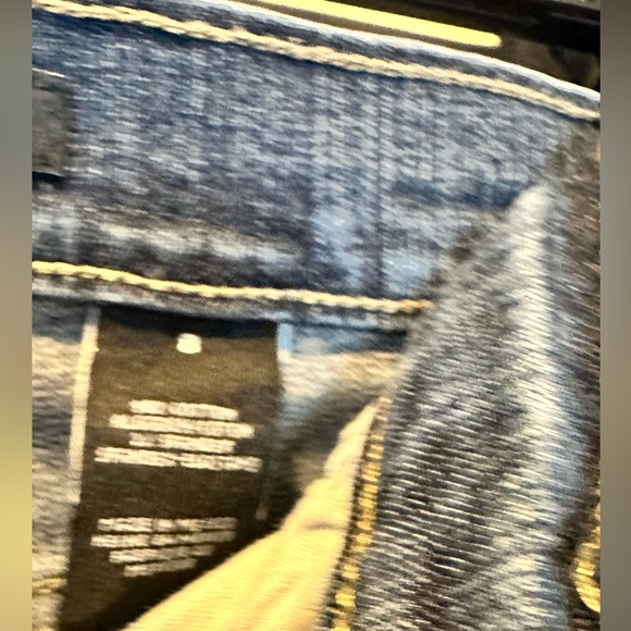 DKNY jeans size 8, stretchy and comfy, boot cut, zippered,30 length. - Picture 9 of 9